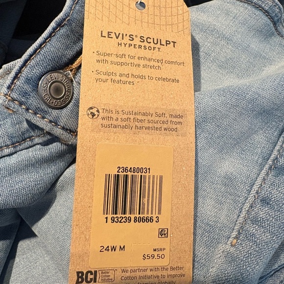 LEVI’s Classic Straight Med-Rise Blue Jeans in Size 24W NWT— CLOSET STAPLE!!! - Picture 6 of 7